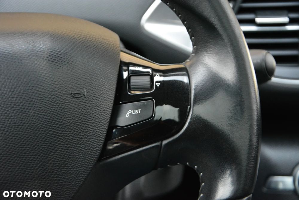 Peugeot 308 BlueHDi FAP 120 EAT6 Stop&Start Allure - 13