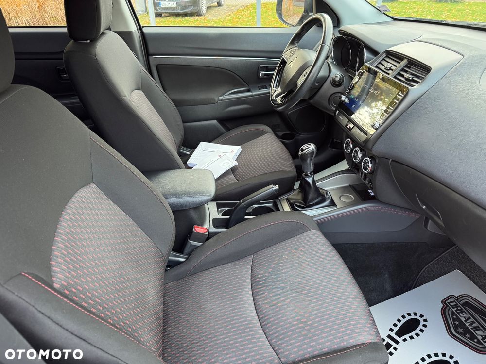 Mitsubishi ASX - 16