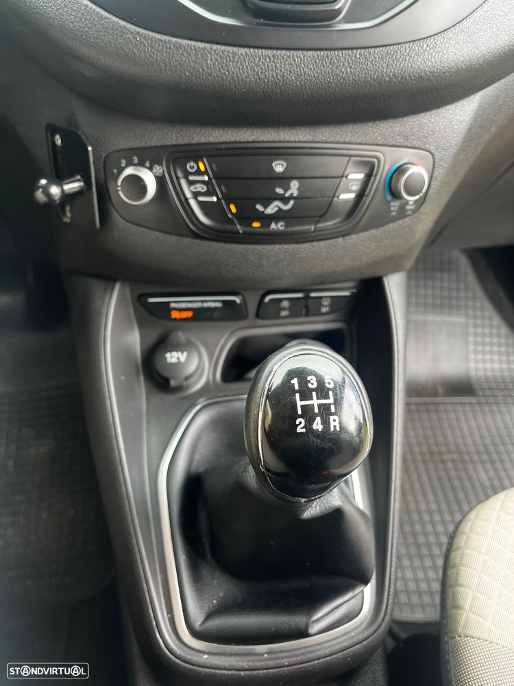 Ford Tourneo Courier 1.6 TDCi Titanium - 22