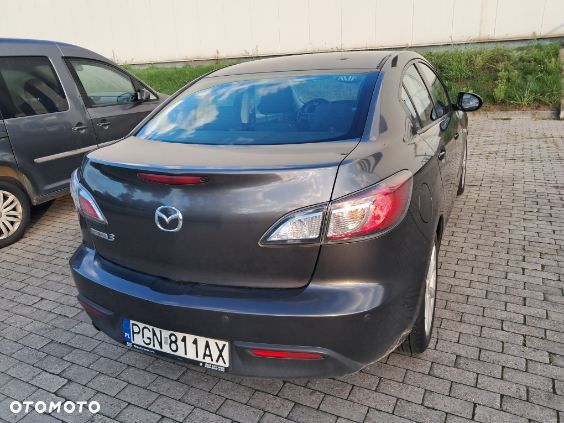Mazda 3 2.0 Exclusive + - 4