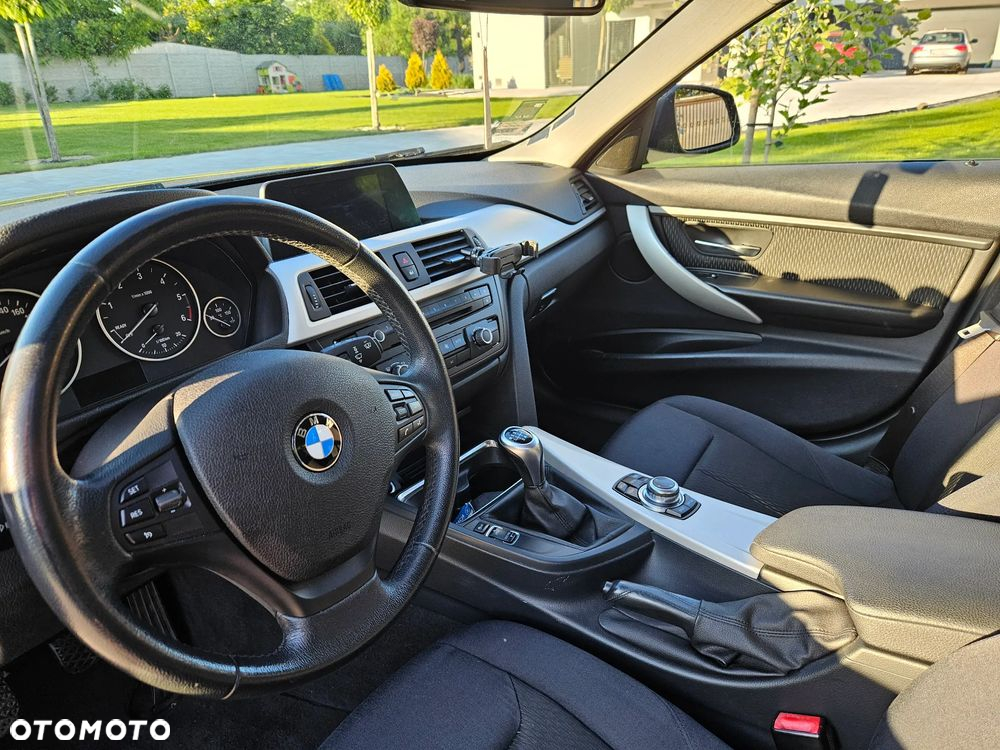 BMW Seria 3 318d - 5
