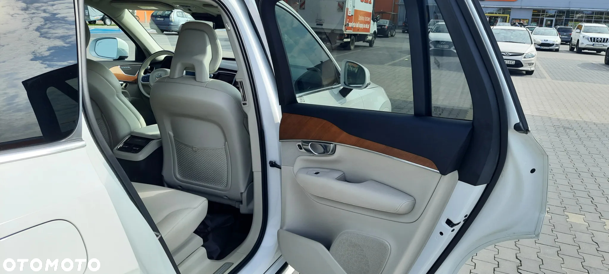 Volvo XC 90 T6 AWD Momentum 7os - 14