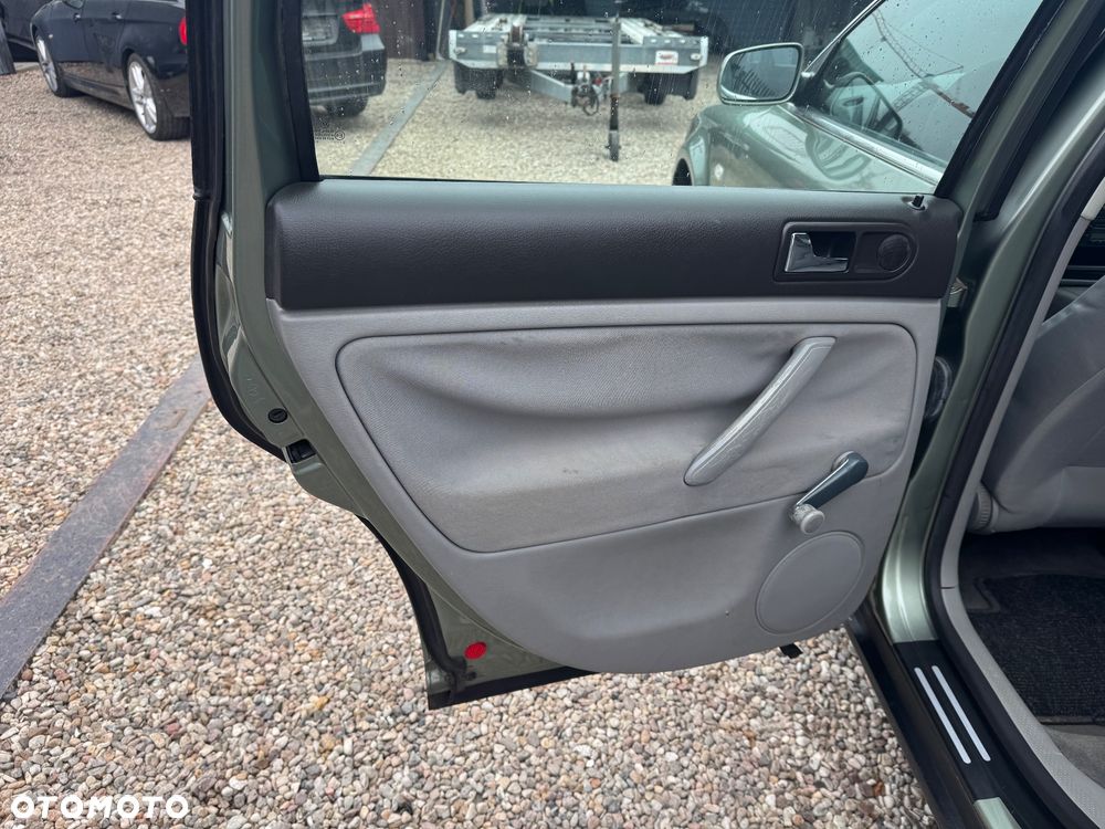 Volkswagen Passat 1.9 TDI - 14