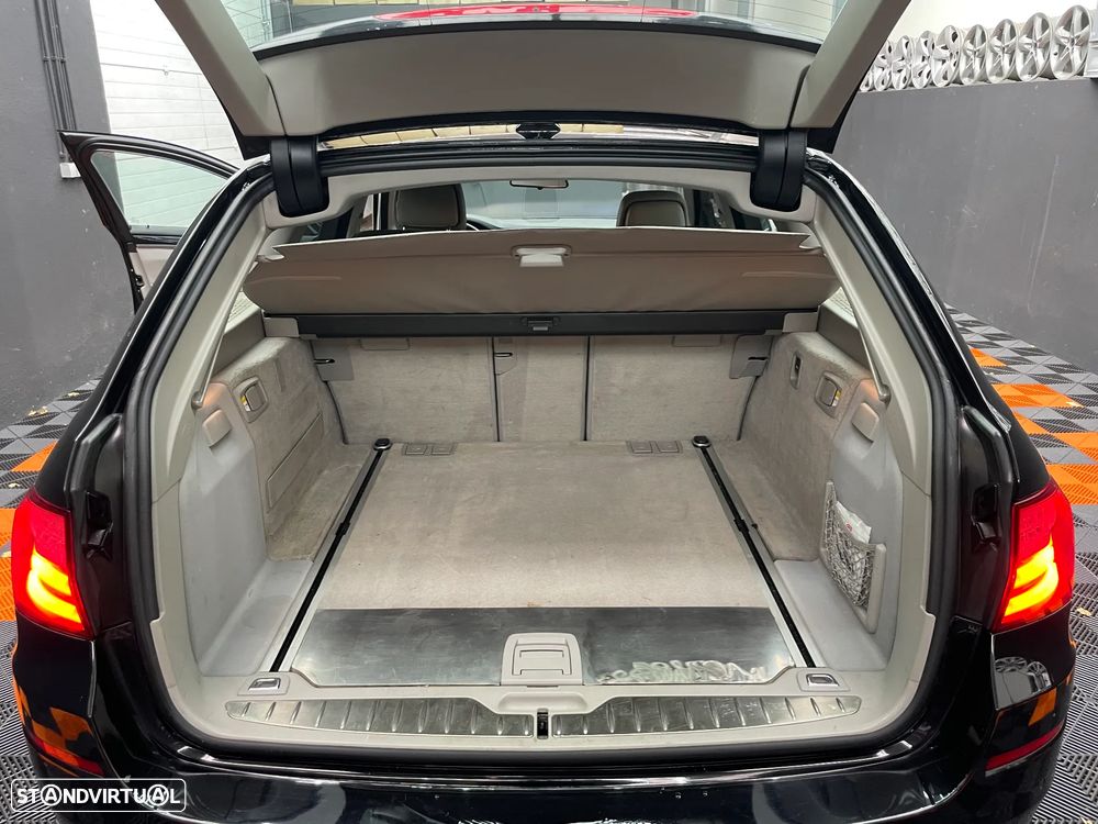 BMW 520 d Touring Luxury Line - 25