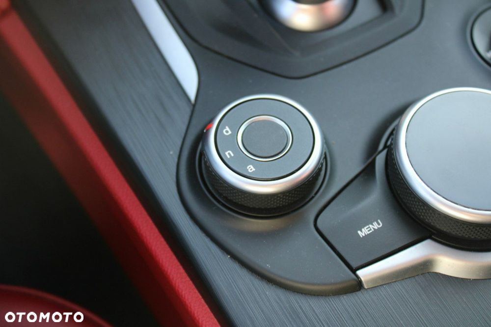 Alfa Romeo Stelvio - 30