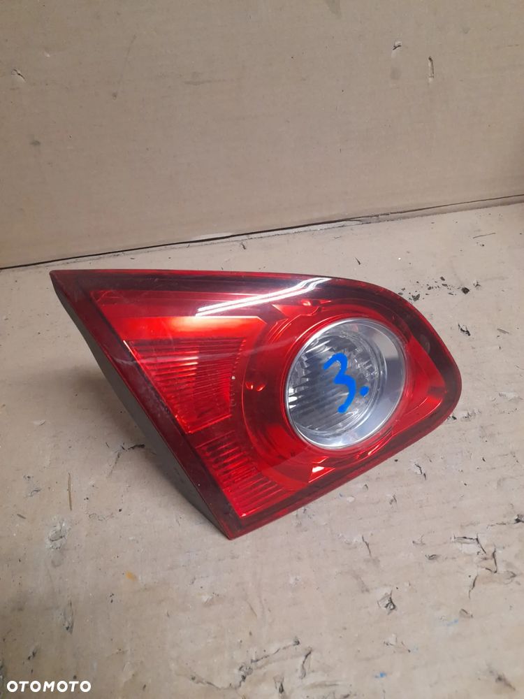 nissan qashqai 06-10 lewa tylna tył lewy lampa klapy bagażnika - 1