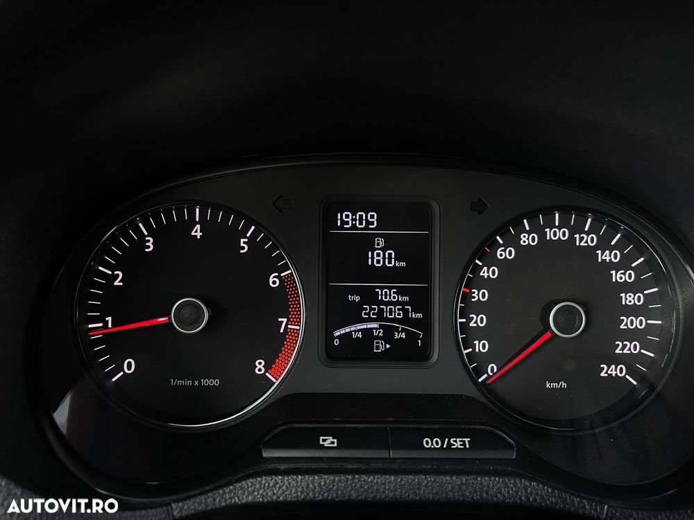 Volkswagen Polo 1.2 TSI Life - 29