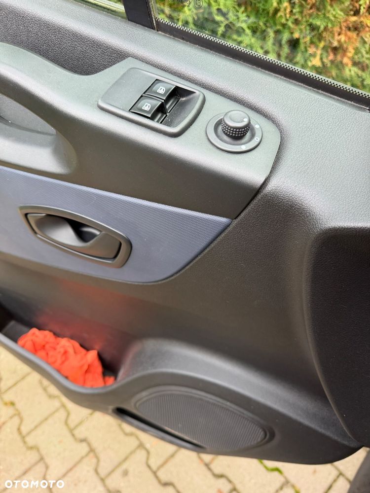 Opel Vivaro - 10