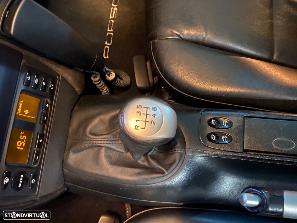 Porsche 911 Série F - 19