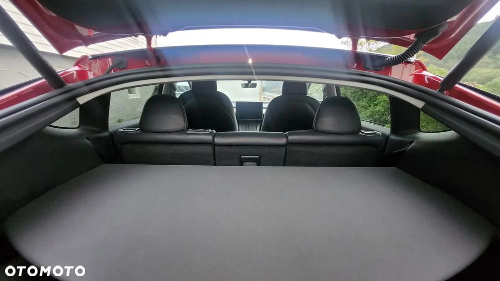 Tesla Model Y Long Range Dual Motor AWD - 6