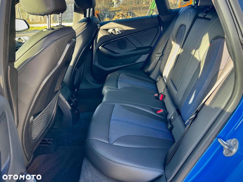 BMW Seria 2 220i M Sport - 6