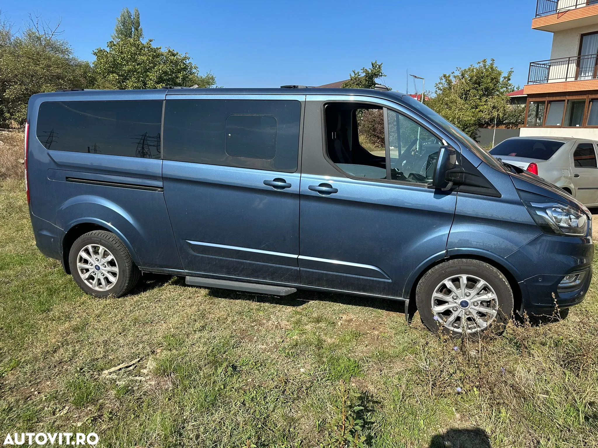 Ford Tourneo Custom Bus 320 2.0 EcoBlue 170 CP L2H1 Titanium X Aut. - 3