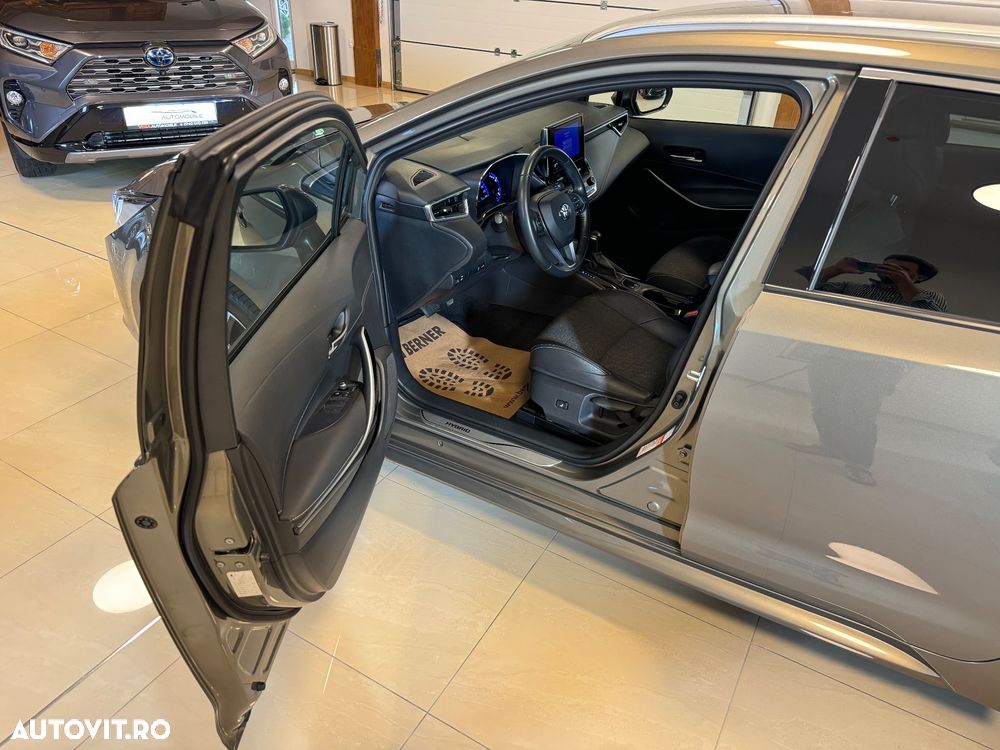 Toyota Corolla 1.8 Hybrid Team Deutschland - 7