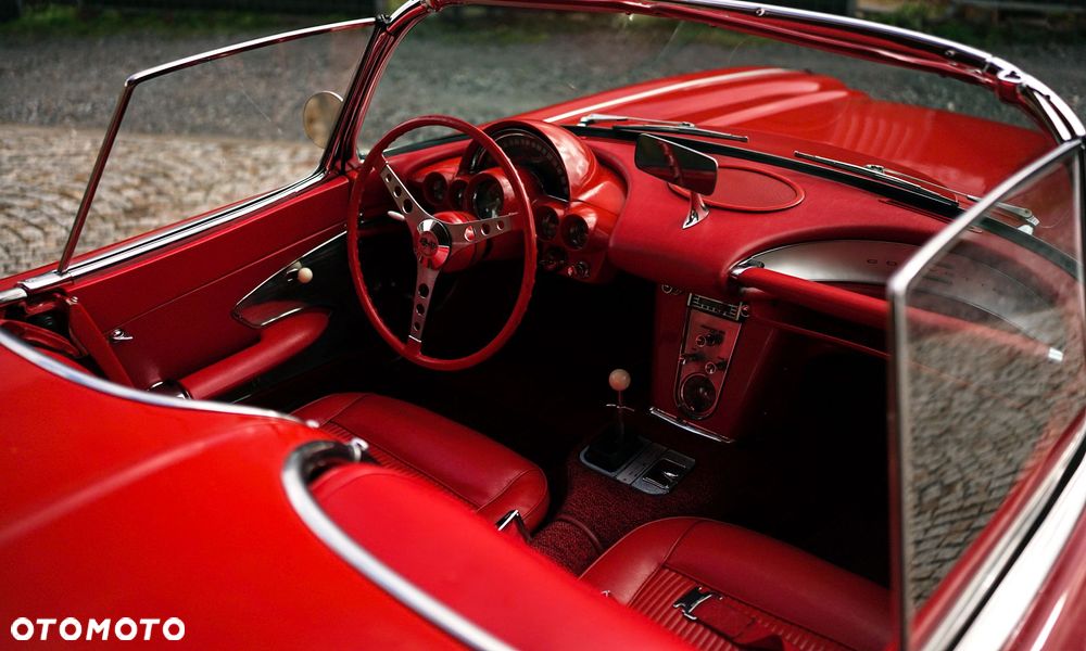 Chevrolet Corvette - 11