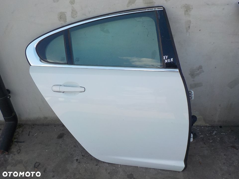 JAGUAR XF DRZWI PRAWY TYŁ PRAWE TYLNE NER