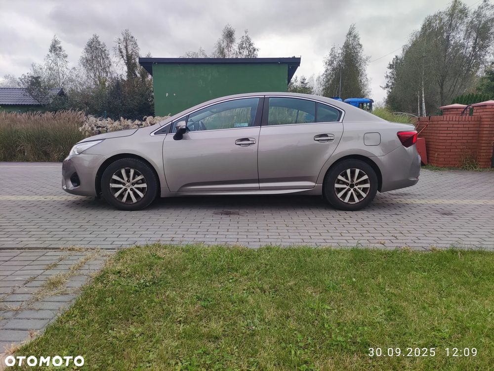 Toyota Avensis 1.6 Active - 14