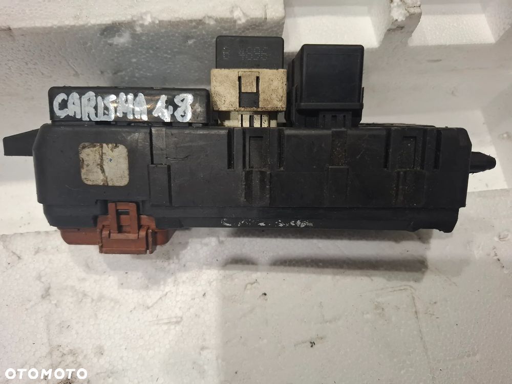 MITSUBISHI CARISMA 1,8 skrzynka bezpieczników  MR193494 - 2