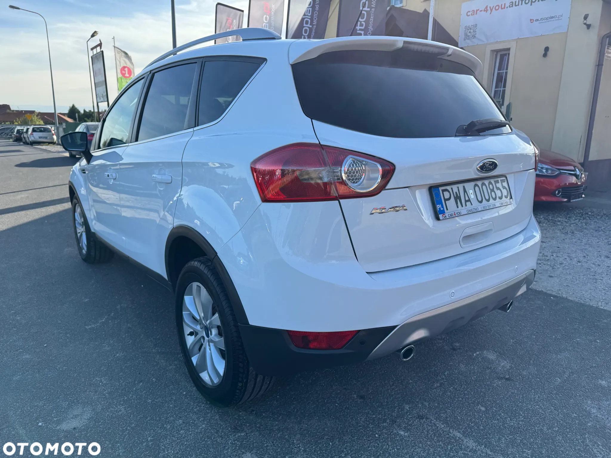 Ford Kuga 2.0 TDCi 2x4 Titanium - 11