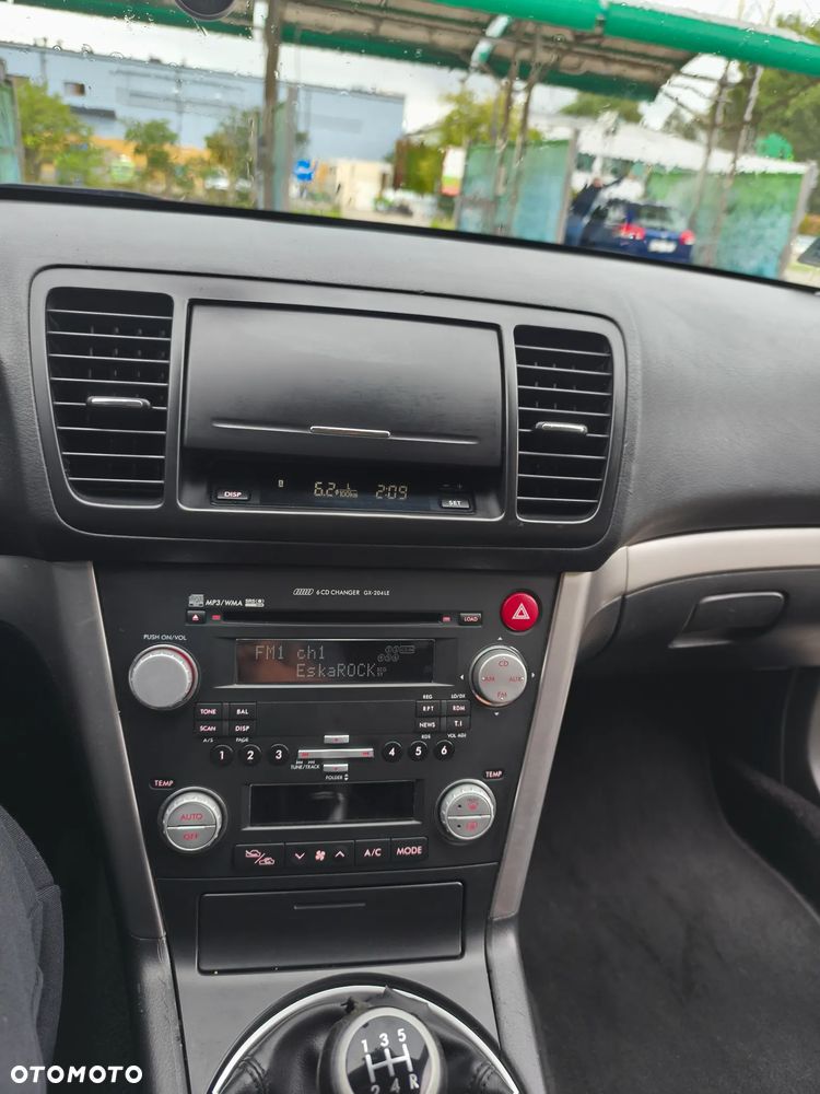 Subaru Legacy - 16