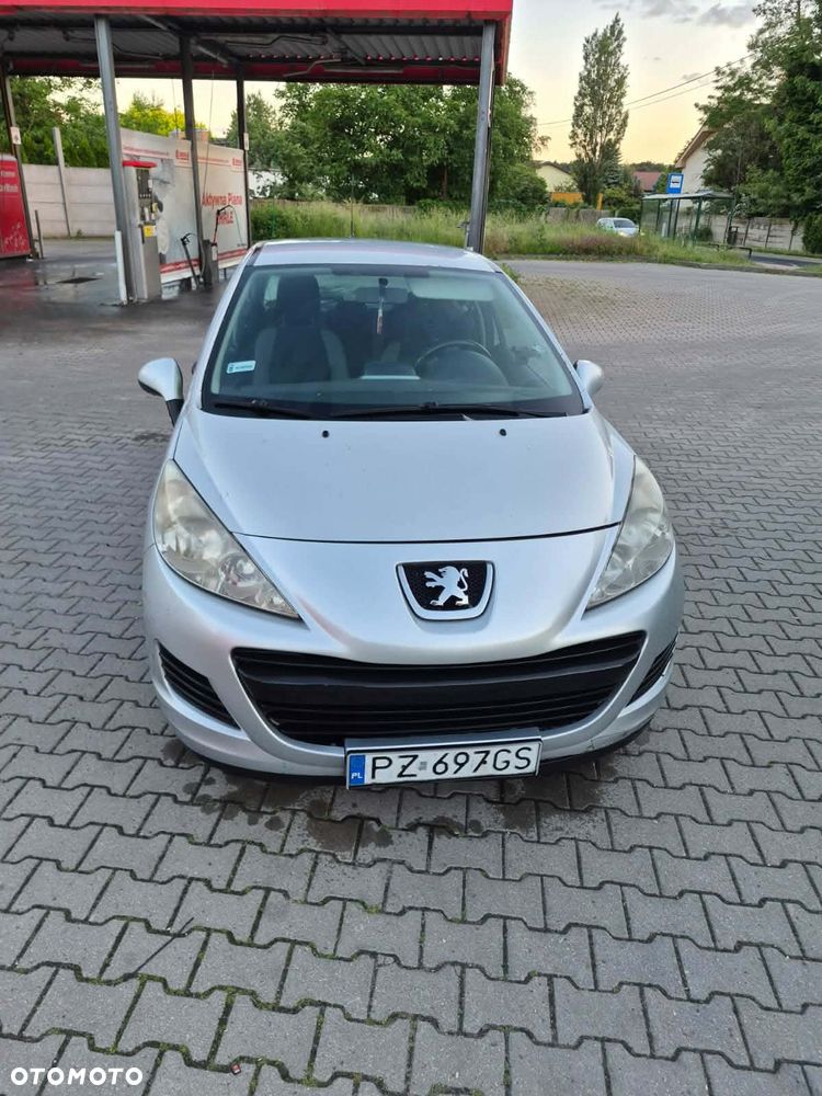 Peugeot 207 - 1