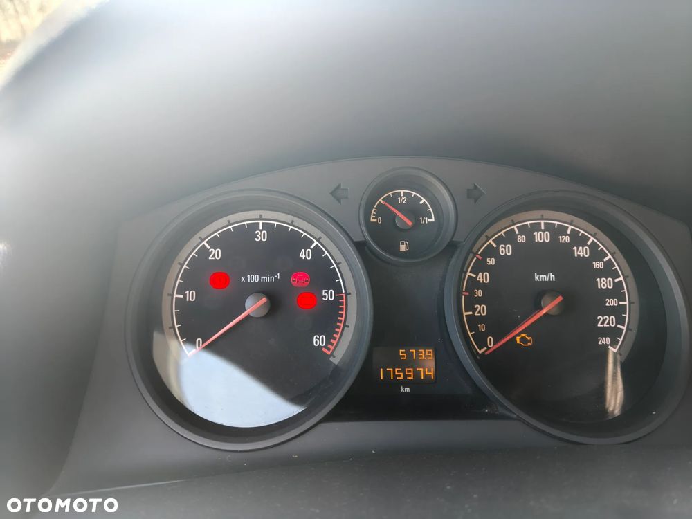 Opel Astra 1.7 CDTI - 11