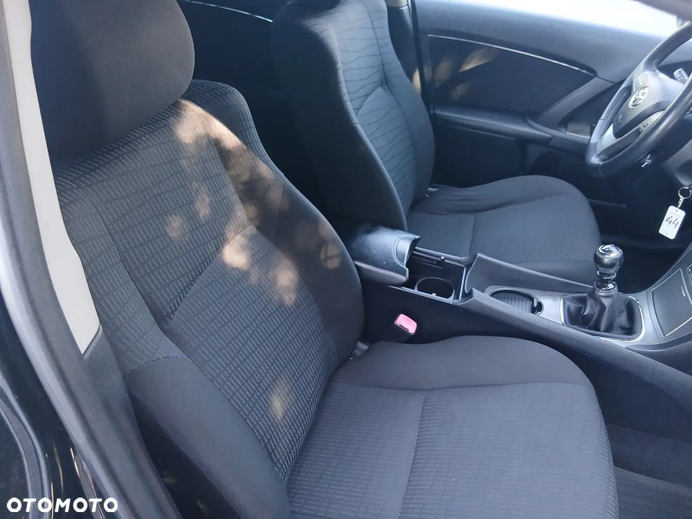 Toyota Avensis - 18