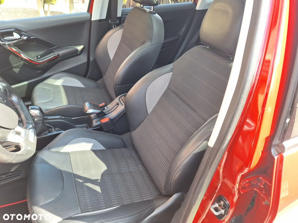 Peugeot 2008 1.6 BlueHDi Allure - 17