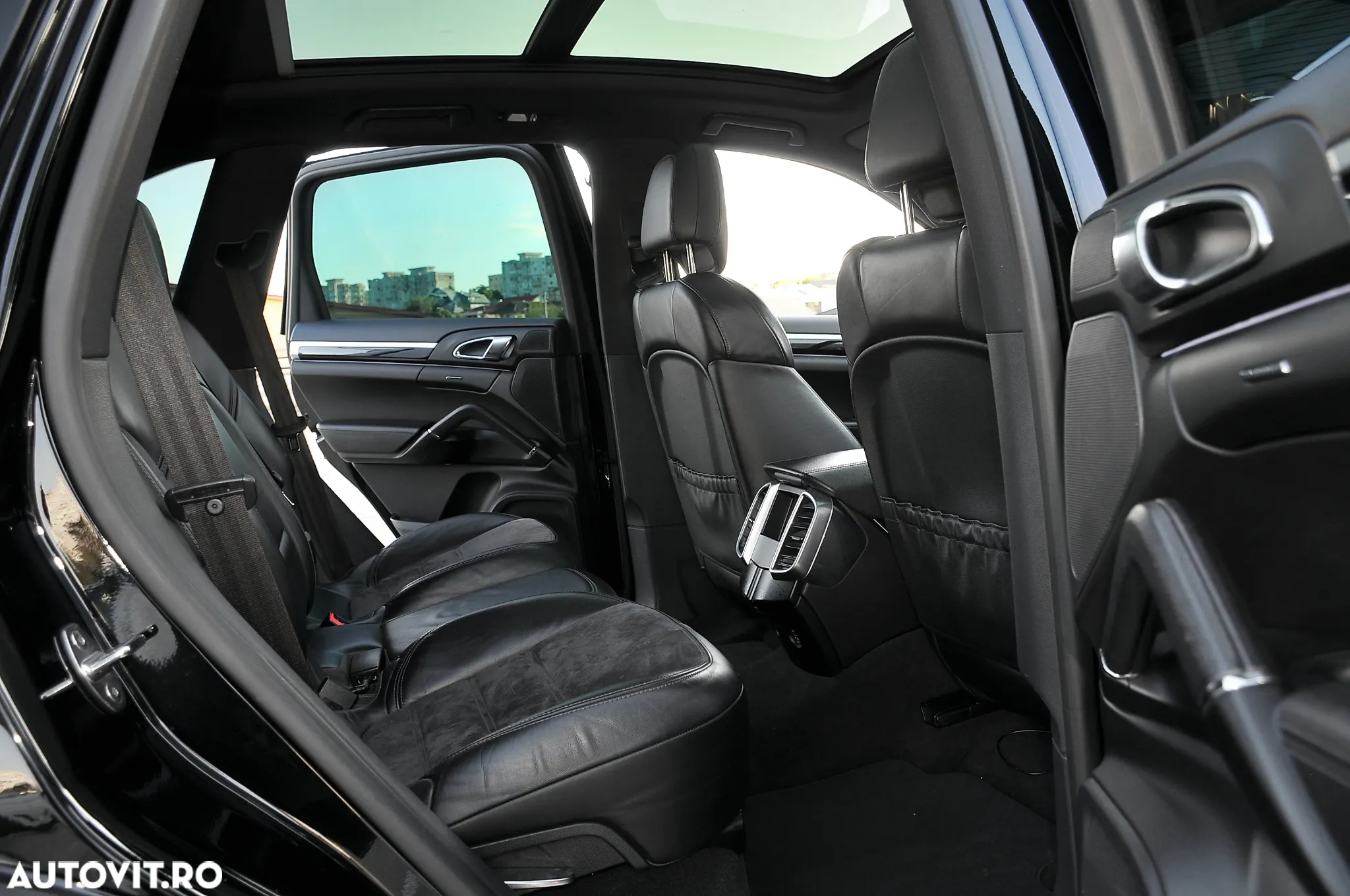 Porsche Cayenne Diesel Platinum Edition - 4