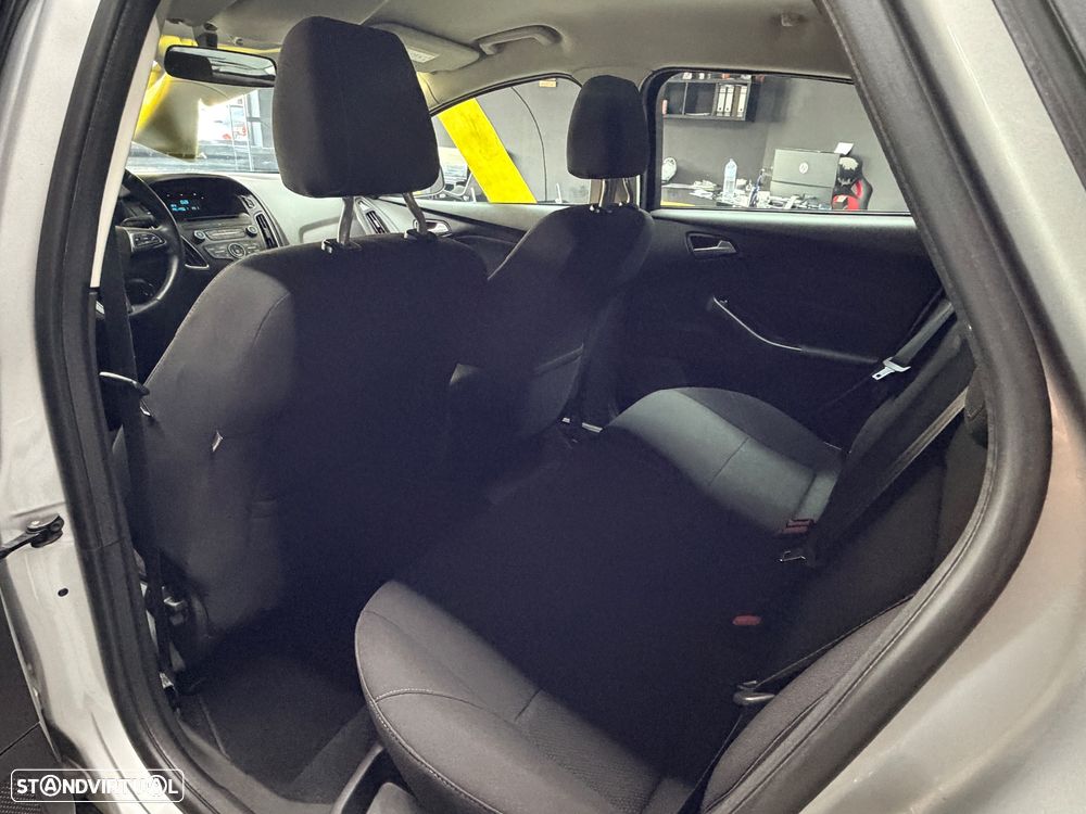 Ford Focus 1.0 EcoBoost S&S COOL&CONNECT DESIGN - 17