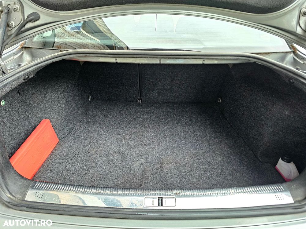Volkswagen Passat 1.9 TDI - 13