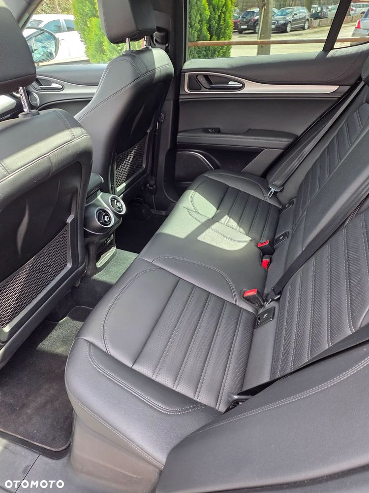 Alfa Romeo Stelvio 2.0 Turbo Veloce Q4 - 6