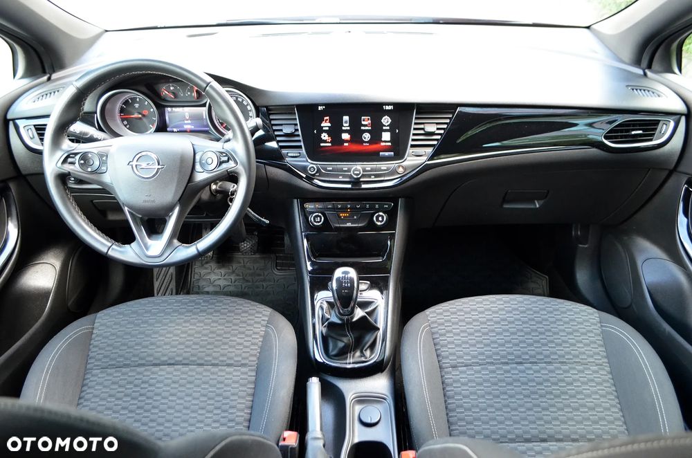 Opel Astra 1.4 T Dynamic - 12