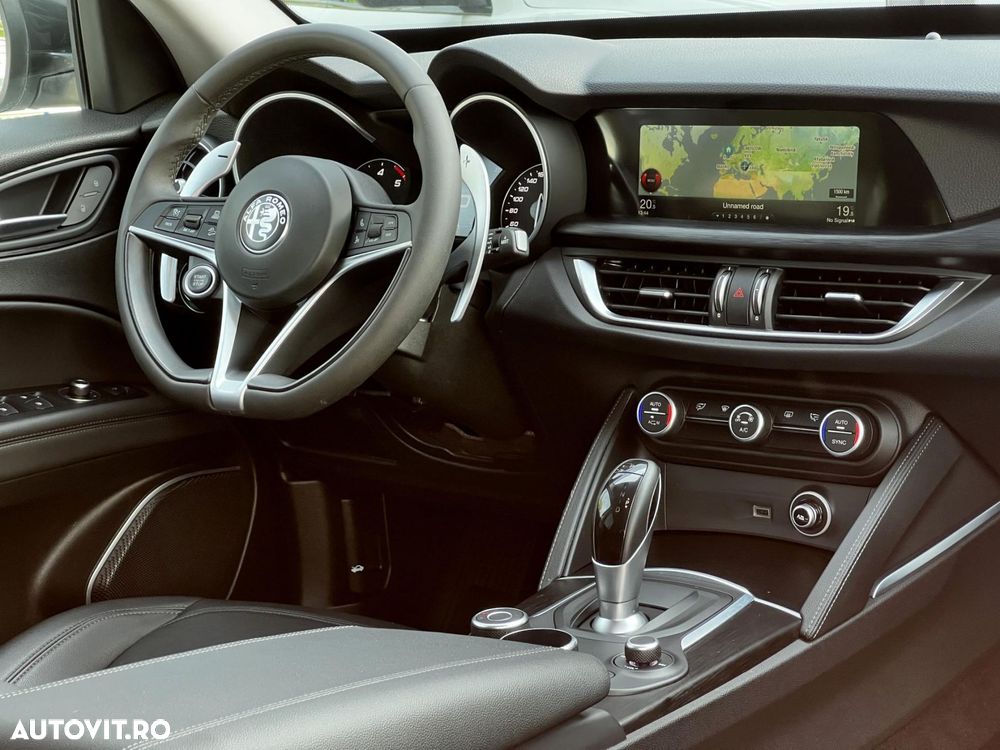 Alfa Romeo Stelvio - 8