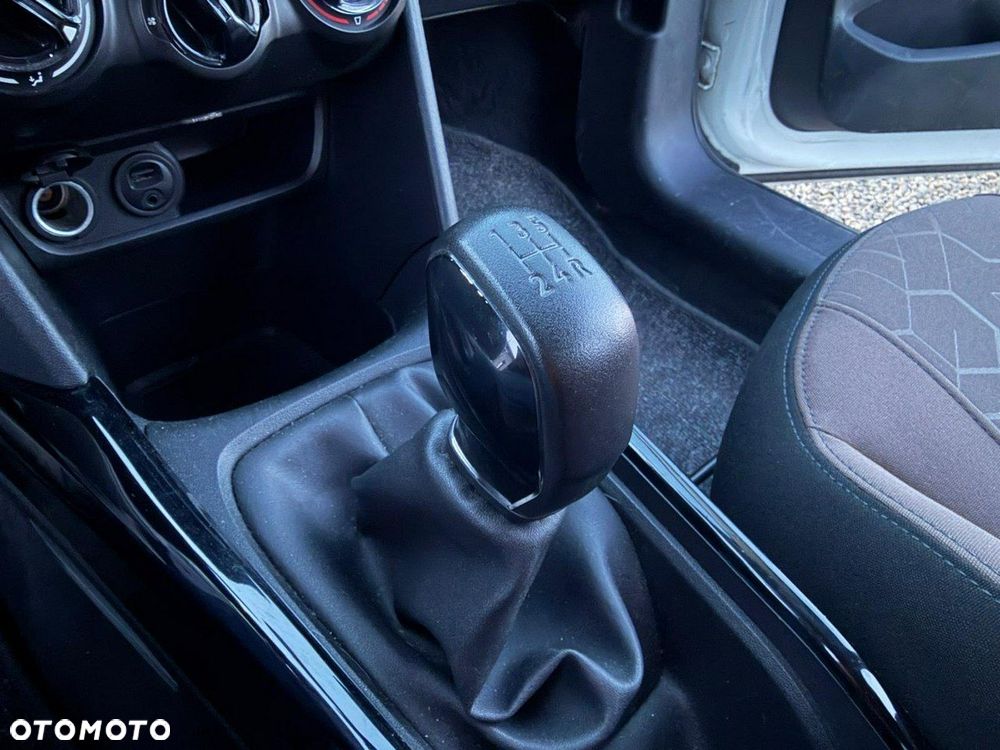 Peugeot 2008 - 25