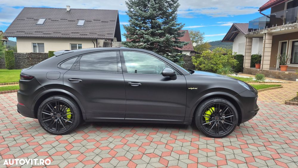Porsche Cayenne Coupe Standard - 2