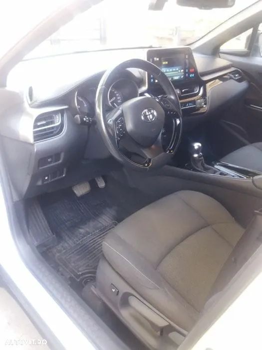 Toyota C-HR 1.8 HSD 4x2 CVT C-ult LED - 13