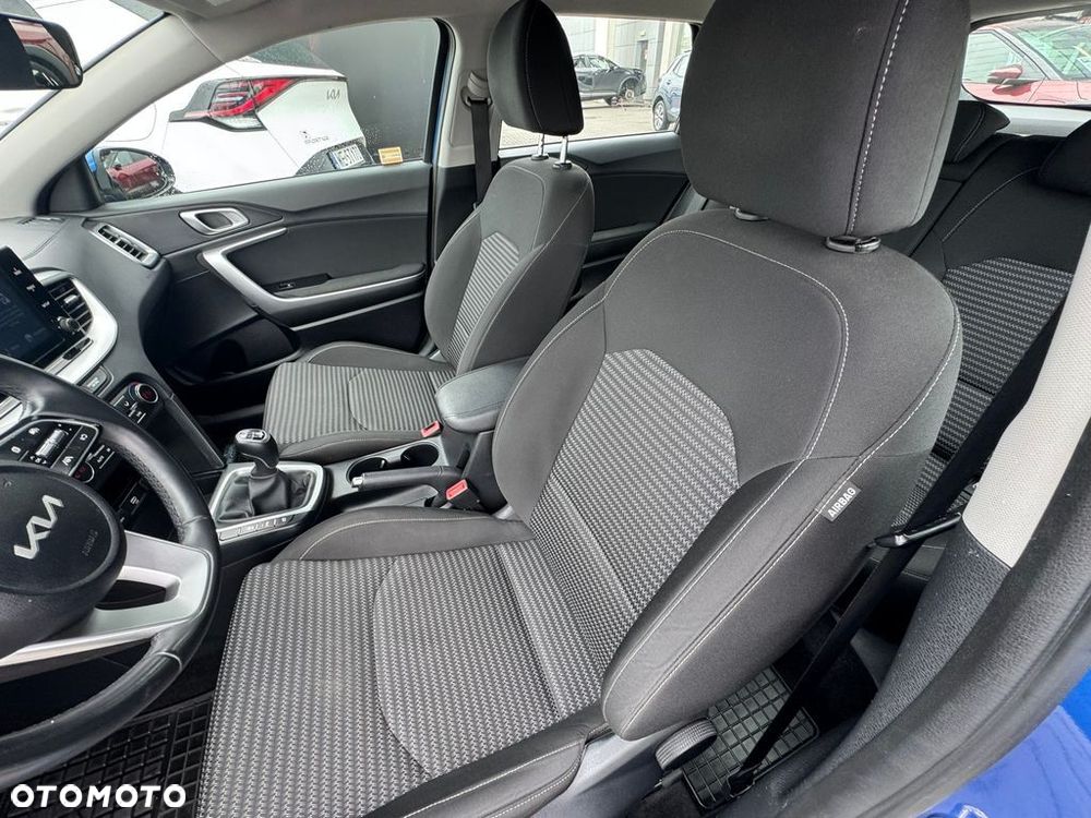 Kia Ceed 1.5 T-GDI M - 11
