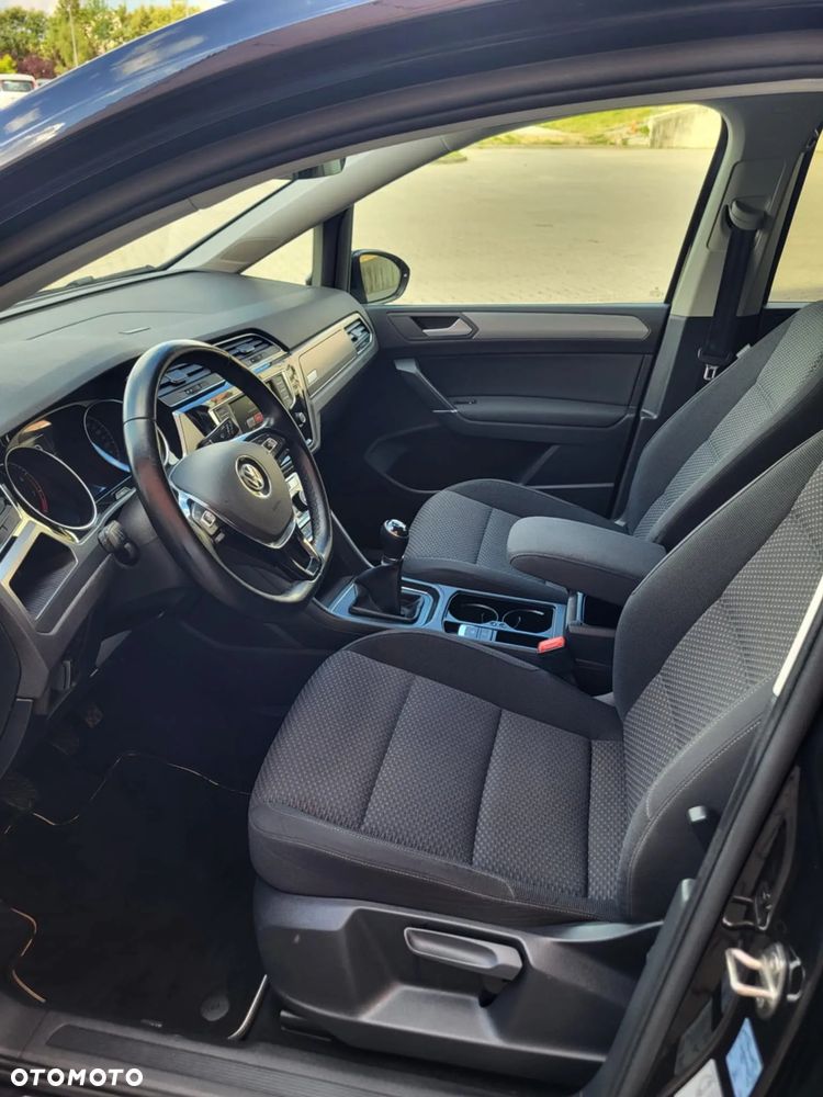 Volkswagen Touran ver-1-4-tsi-bluemotion-technology-comfortline - 8