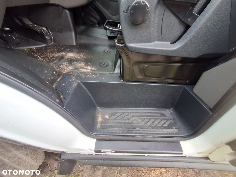 Ford Transit - 20