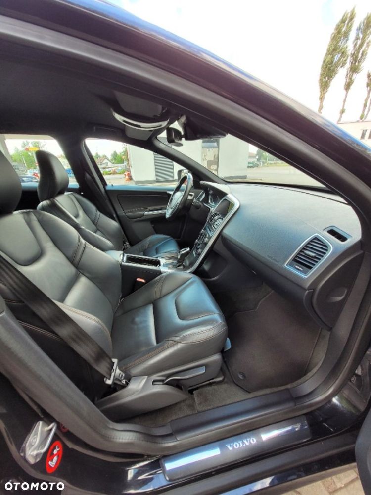 Volvo XC 60 D4 Drive-E Ocean Race - 19