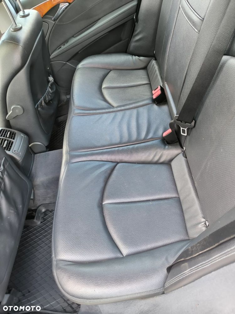 Mercedes-Benz Klasa E 350 4-Matic Elegance - 13