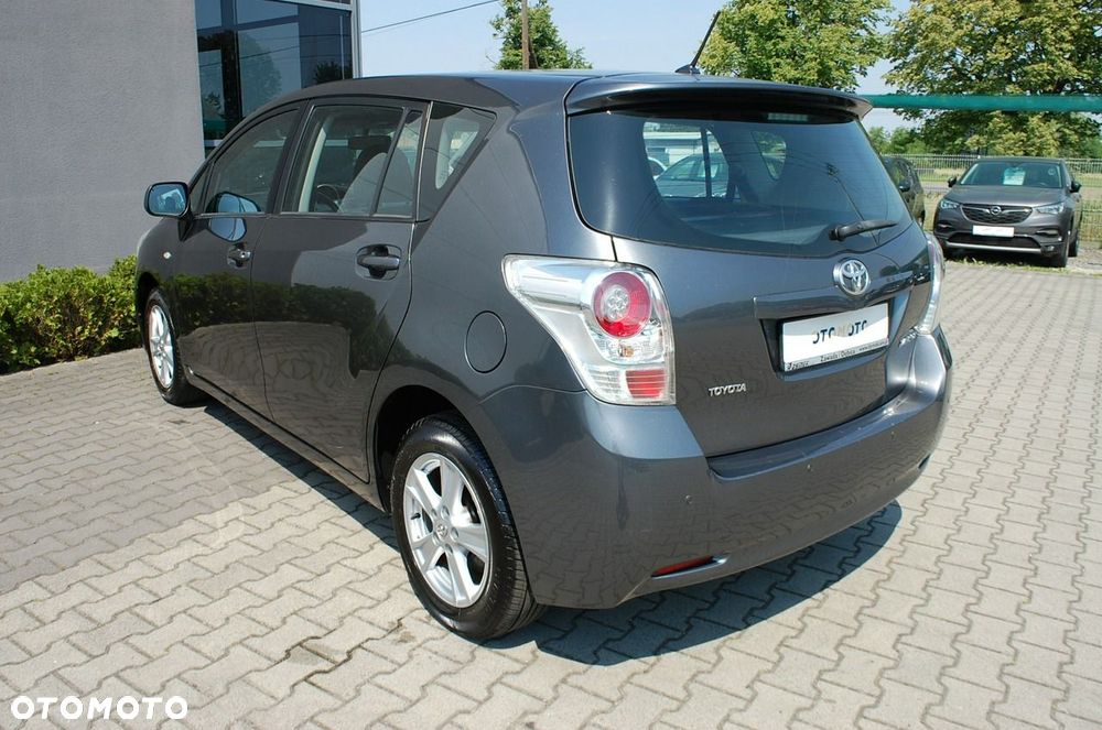 Toyota Verso - 3