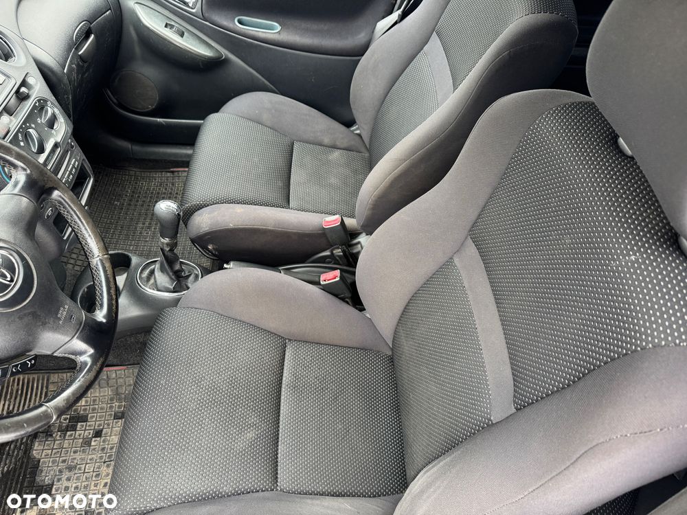 Toyota Yaris - 12