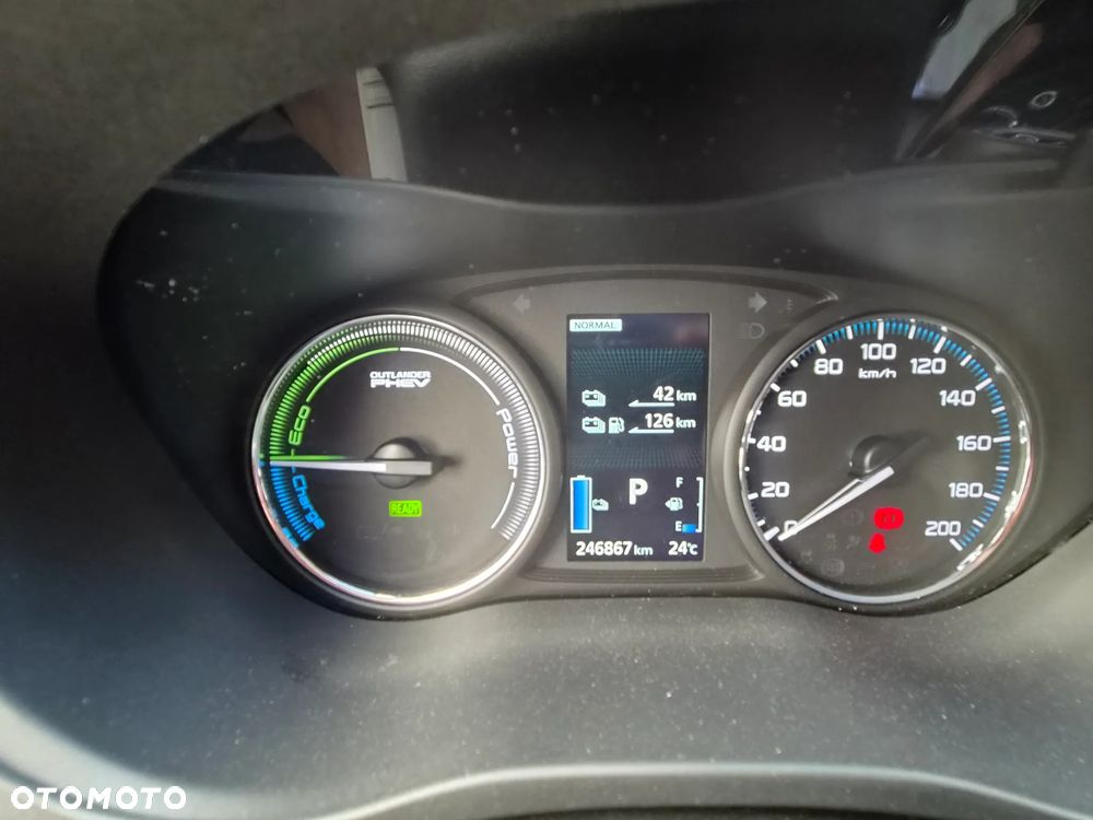 Mitsubishi Outlander - 8