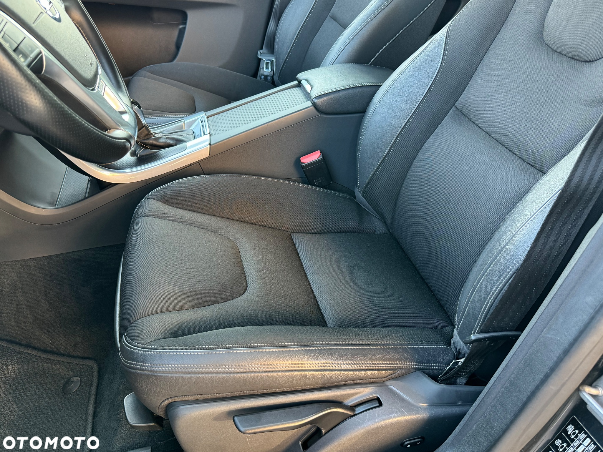 Volvo XC 60 D3 Drive-E R-Design Momentum - 39