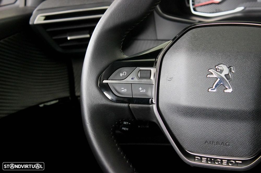 Peugeot 208 - 18