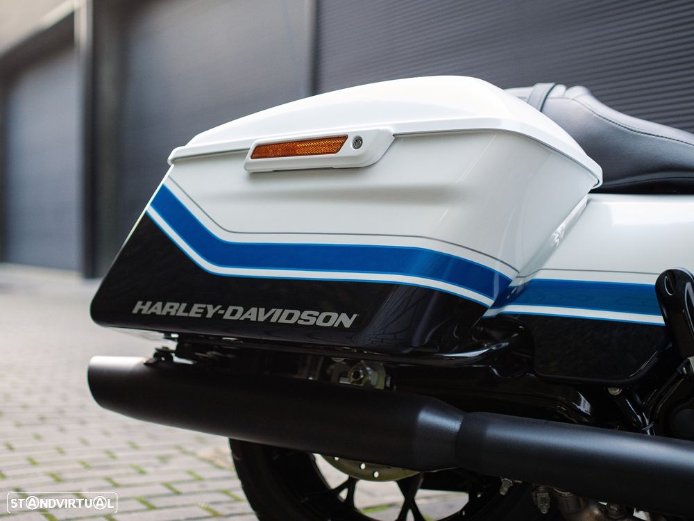 Harley-Davidson FLHXS STREET GLIDE® SPECIAL ARCTIC BLAST™ - 11