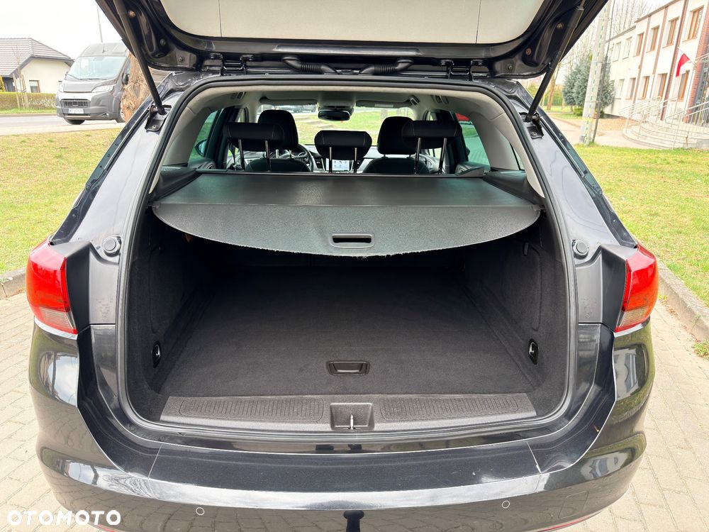 Opel Astra 1.6 CDTI Essentia - 17