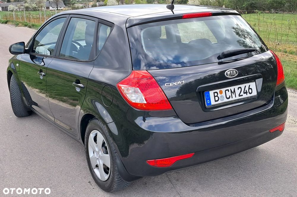 Kia Ceed 1.4 CVVT Attract - 6