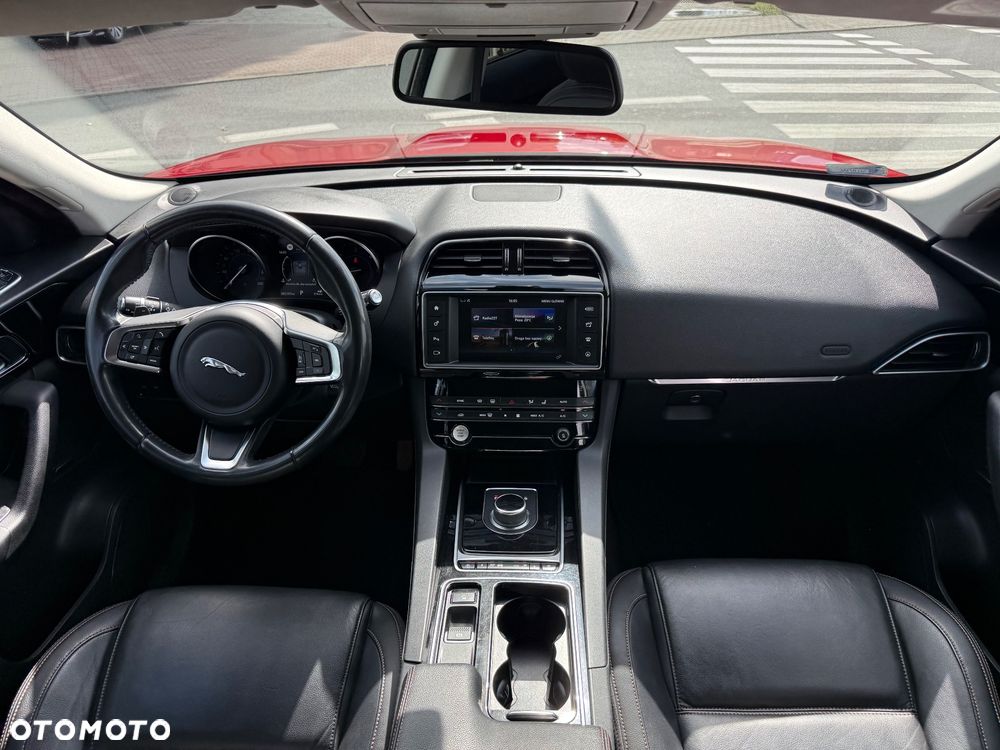 Jaguar F-Pace 2.0 i4D AWD Prestige - 9
